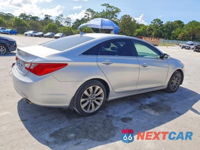 Trzecie zdjęcie samochodu z tyłu: 2011 HYUNDAI SONATA SE VIN:5NPEC4AC7BH277778 - miniatura