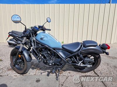 Trzecie zdjęcie samochodu z tyłu: 2019 HONDA CMX300 VIN:MLHNC5306K5200793 - miniatura