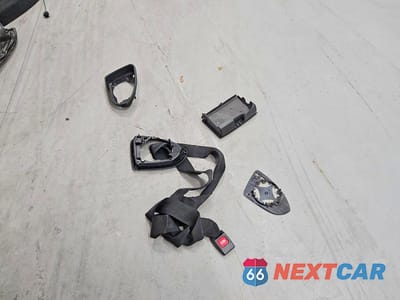 Zdjęcie 12 z 13 samochodu: 2015 VOLKSWAGEN GTI VIN:3VW5T7AU0FM028357 - miniatura