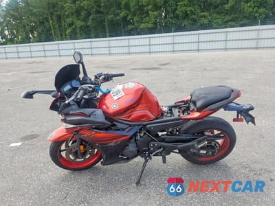 Trzecie zdjęcie samochodu z tyłu: 2011 YAMAHA FZ6 R VIN:JYARJ18E3BA006622 - miniatura