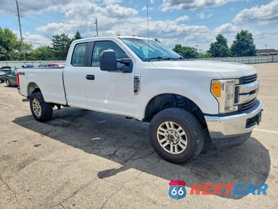 Czwarte zdjęcie samochodu z boku: 2017 FORD F250 SUPER DUTY VIN:1FT7X2B64HEC89325 - miniatura