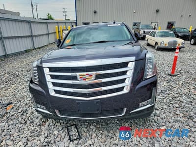 Piąte zdjęcie samochodu w środku: 2018 CADILLAC ESCALADE LUXURY VIN:1GYS4BKJ1JR245332 - miniatura