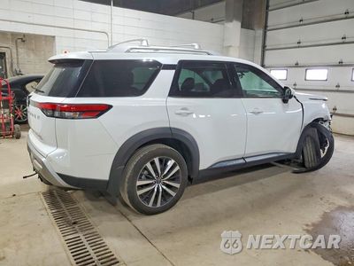 Trzecie zdjęcie samochodu z tyłu: 2025 NISSAN PATHFINDER PLATINUM VIN:5N1DR3DK1SC266094 - miniatura