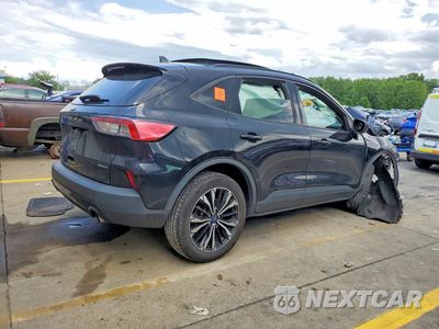 Trzecie zdjęcie samochodu z tyłu: 2021 FORD ESCAPE SE VIN:1FMCU9BZ6MUB15827 - miniatura