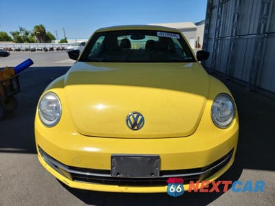 Piąte zdjęcie samochodu w środku: 2015 VOLKSWAGEN BEETLE 1.8T VIN:3VWF17AT5FM637428 - miniatura