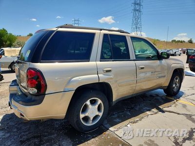 Trzecie zdjęcie samochodu z tyłu: 2004 CHEVROLET TRAILBLAZER LS VIN:1GNDT13S342201999 - miniatura