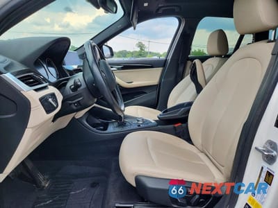 Zdjęcie 7 z 13 samochodu: 2021 BMW X1 XDRIVE28I VIN:WBXJG9C04M3M76355 - miniatura