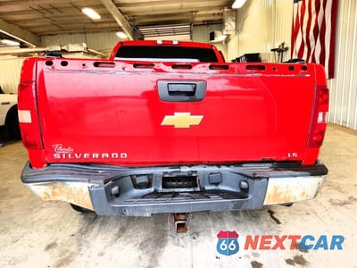 Zdjęcie 6 z 12 samochodu: 2013 CHEVROLET SILVERADO K1500 LS VIN:1GCRKREA0DZ130787 - miniatura