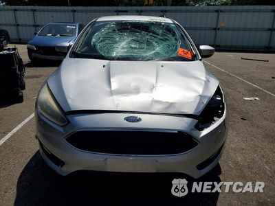 Piąte zdjęcie samochodu w środku: 2015 FORD FOCUS SE VIN:1FADP3F25FL373961 - miniatura
