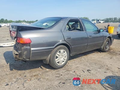 Trzecie zdjęcie samochodu z tyłu: 2000 TOYOTA CAMRY LE VIN:4T1BG22K3YU758199 - miniatura