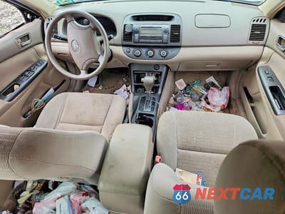 Zdjęcie 8 z 12 samochodu: 2005 TOYOTA CAMRY LE V6 VIN:4T1BF32K45U110018 - miniatura