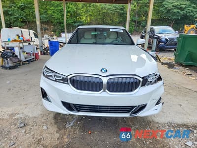 Piąte zdjęcie samochodu w środku: 2023 BMW 330I VIN:3MW69FF01P8C92572 - miniatura