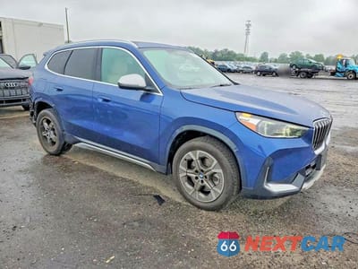 Czwarte zdjęcie samochodu z boku: 2024 BMW X1 XDRIVE28I VIN:WBX73EF06R5Y41558 - miniatura