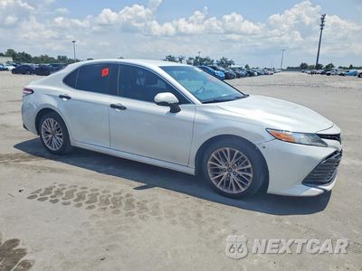 Czwarte zdjęcie samochodu z boku: 2018 TOYOTA CAMRY XLE VIN:4T1B11HK3JU036580 - miniatura