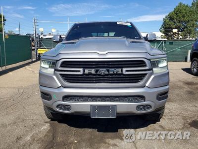 Piąte zdjęcie samochodu w środku: 2020 RAM 1500 LARAMIE VIN:1C6SRFJT4LN314775 - miniatura