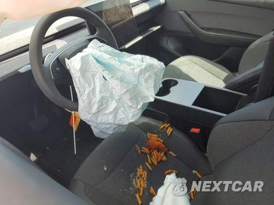 Zdjęcie 8 z 12 samochodu: 2026 TESLA MODEL Y VIN:7SAYGDED4TA575175 - miniatura