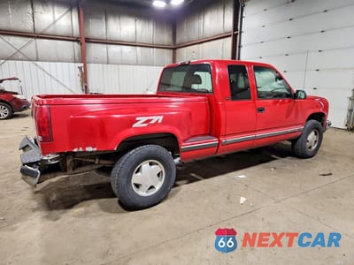 Trzecie zdjęcie samochodu z tyłu: 1996 GMC SIERRA K1500 VIN:2GTEK19R1T1548993 - miniatura