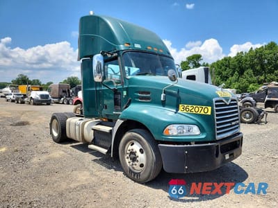2017 MACK 600 CXU600 1M1AW01X0HM009378 - główne zdjęcie licytacji z USA - miniatura
