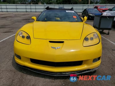 Piąte zdjęcie samochodu w środku: 2011 CHEVROLET CORVETTE GRAND SPORT VIN:1G1YW3DW5B5111532 - miniatura