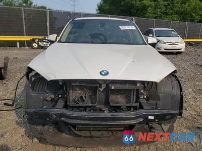 Piąte zdjęcie samochodu w środku: 2015 BMW X1 SDRIVE28I VIN:WBAVM1C57FVZ94274 - miniatura