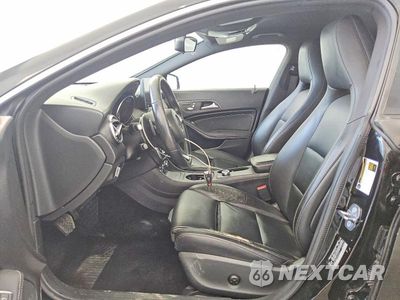 Zdjęcie 7 z 13 samochodu: 2019 MERCEDES-BENZ CLA 250 VIN:WDDSJ4EB8KN742911 - miniatura