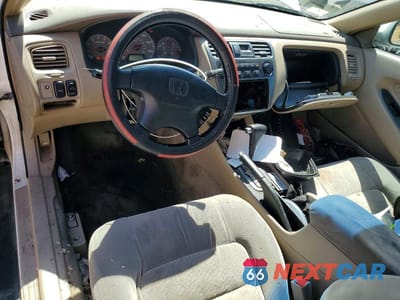 Zdjęcie 8 z 12 samochodu: 2002 HONDA ACCORD SE VIN:1HGCG32292A024207 - miniatura
