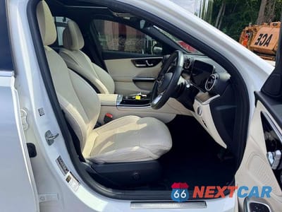 Piąte zdjęcie samochodu w środku: 2023 MERCEDES-BENZ C 300 4MATIC VIN:W1KAF4HB3PR133203 - miniatura