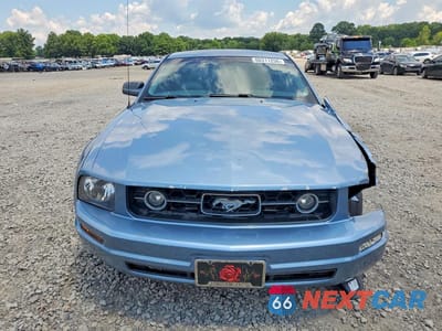 Piąte zdjęcie samochodu w środku: 2006 FORD MUSTANG VIN:1ZVHT80N265145151 - miniatura