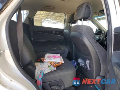 Zdjęcie 10 z 12 samochodu: 2016 KIA SORENTO LX VIN:5XYPG4A33GG017468 - miniatura