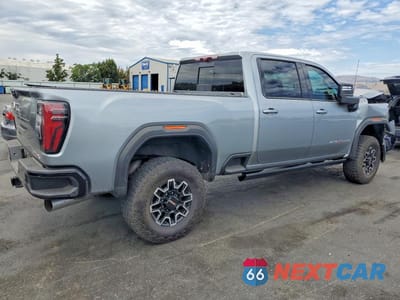 Trzecie zdjęcie samochodu z tyłu: 2025 GMC SIERRA K2500 AT4X VIN:1GT4UZEY8SF136143 - miniatura