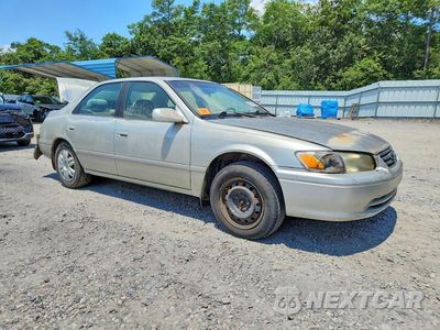Czwarte zdjęcie samochodu z boku: 2001 TOYOTA CAMRY LE VIN:JT2BG22K510595954 - miniatura