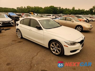 Czwarte zdjęcie samochodu z boku: 2015 BMW 335 XI VIN:WBA3B9G55FNR93954 - miniatura