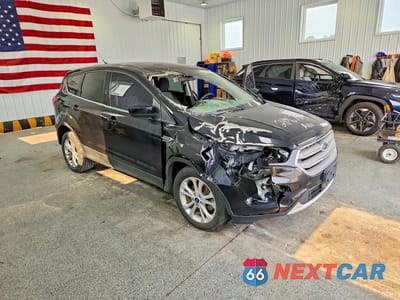 Czwarte zdjęcie samochodu z boku: 2019 FORD ESCAPE SE VIN:1FMCU0GD4KUB72808 - miniatura