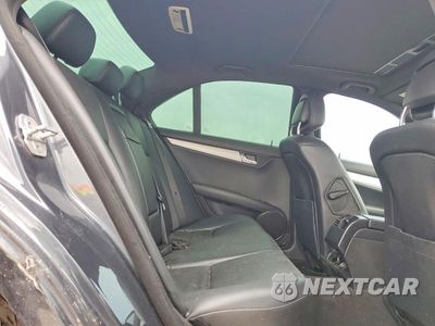 Zdjęcie 10 z 12 samochodu: 2011 MERCEDES-BENZ C 300 VIN:WDDGF5EB0BA443501 - miniatura
