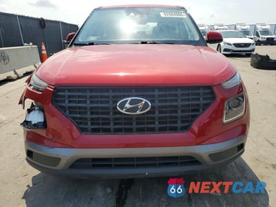 Piąte zdjęcie samochodu w środku: 2021 HYUNDAI VENUE SE VIN:KMHRB8A34MU071446 - miniatura