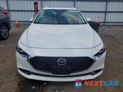 Piąte zdjęcie samochodu w środku: 2025 MAZDA 3 PREFERRED VIN:3MZBPACMXSM477458 - miniatura