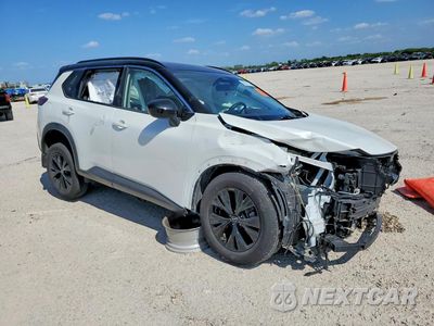 Czwarte zdjęcie samochodu z boku: 2023 NISSAN ROGUE SV VIN:JN8BT3BA8PW007197 - miniatura