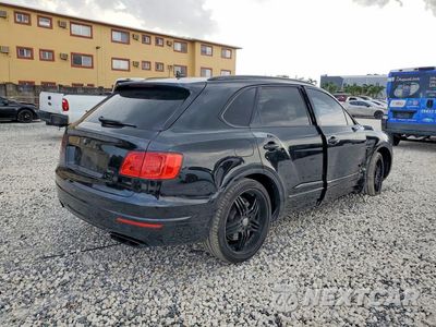 Trzecie zdjęcie samochodu z tyłu: 2017 BENTLEY BENTAYGA VIN:SJAAC2ZV9HC013881 - miniatura