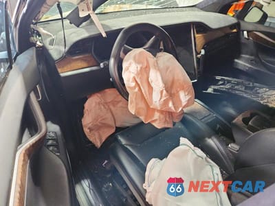Zdjęcie 8 z 13 samochodu: 2019 TESLA MODEL X VIN:5YJXCDE21KF181993 - miniatura