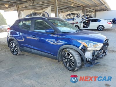 Czwarte zdjęcie samochodu z boku: 2020 NISSAN KICKS SV VIN:3N1CP5CV2LL510602 - miniatura