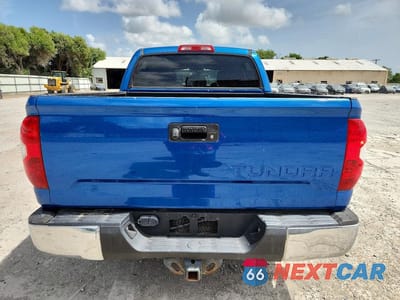 Zdjęcie 6 z 12 samochodu: 2017 TOYOTA TUNDRA CREWMAX SR5 VIN:5TFEM5F11HX112753 - miniatura
