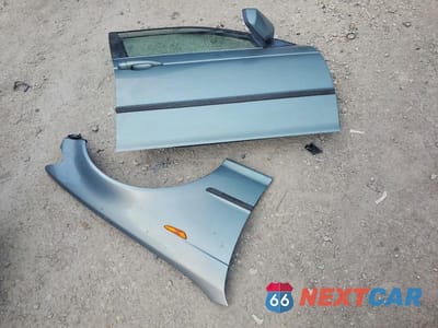 Zdjęcie 12 z 13 samochodu: 2004 BMW 325 I VIN:WBAET37454NJ42387 - miniatura