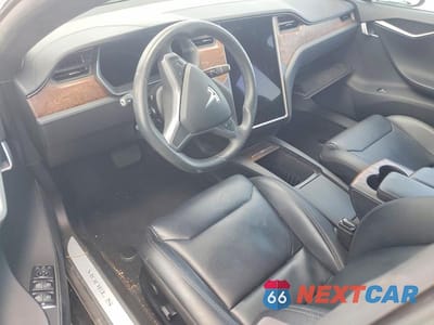 Zdjęcie 8 z 12 samochodu: 2019 TESLA MODEL S VIN:5YJSA1E25KF331117 - miniatura