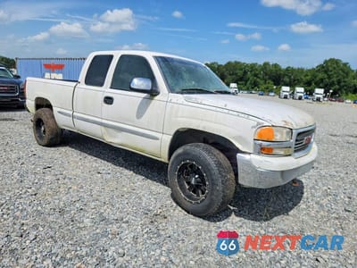 Czwarte zdjęcie samochodu z boku: 2001 GMC NEW SIERRA C1500 VIN:2GTEC19T711125003 - miniatura
