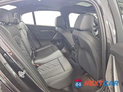 Zdjęcie 10 z 12 samochodu: 2025 BMW 530 XI VIN:WBA53FJ0XSCU81310 - miniatura