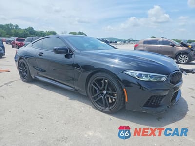 Czwarte zdjęcie samochodu z boku: 2020 BMW M8 VIN:WBSAE0C00LBM08386 - miniatura