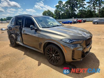Czwarte zdjęcie samochodu z boku: 2024 BMW X5 M60I VIN:5UX33EU0XR9T57740 - miniatura