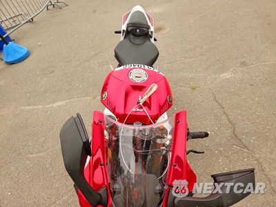 Piąte zdjęcie samochodu w środku: 2026 YAMAHA YZF690 S VIN:JYARM60E8TA004835 - miniatura