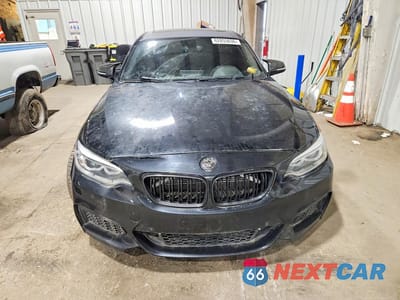 Piąte zdjęcie samochodu w środku: 2016 BMW M235XI VIN:WBA1J9C52GV696397 - miniatura
