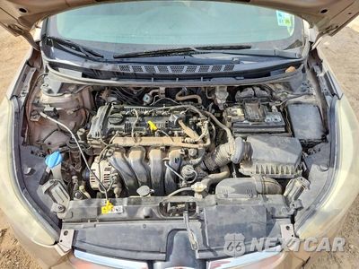 Zdjęcie 11 z 12 samochodu: 2014 HYUNDAI ELANTRA SE VIN:5NPDH4AE7EH523196 - miniatura